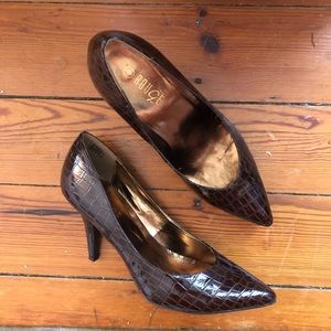 Size 9, Glossy Dark Brown Heels